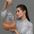 Bolso de hombro para mujer de piel saffiano con bandolera larga marrón Maribel