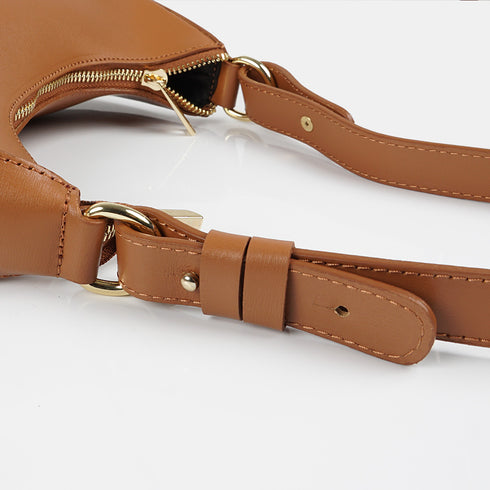 Bolso de hombro para mujer de piel saffiano con bandolera larga marrón Maribel