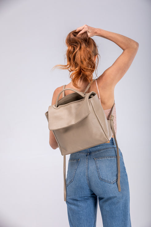 Mochila de pele para mulher caqui Bora