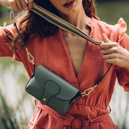 Bolso de bandolera porta móvil de piel Pili verde aguacate