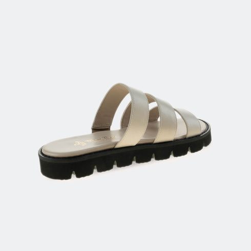 Sandalia plana con piso grueso Mila Beige