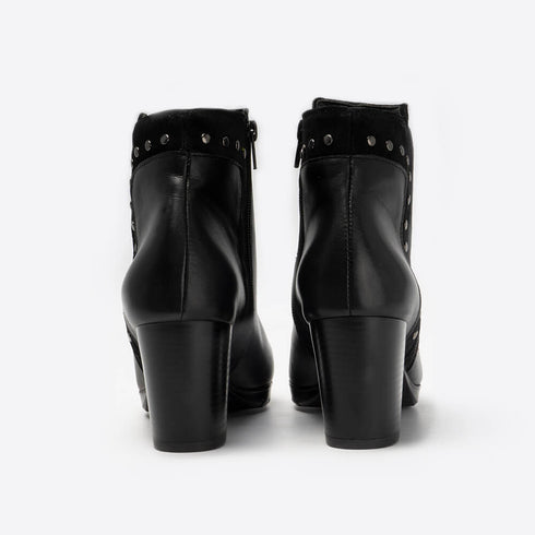 botines-de-piel-mujer-tachuelas